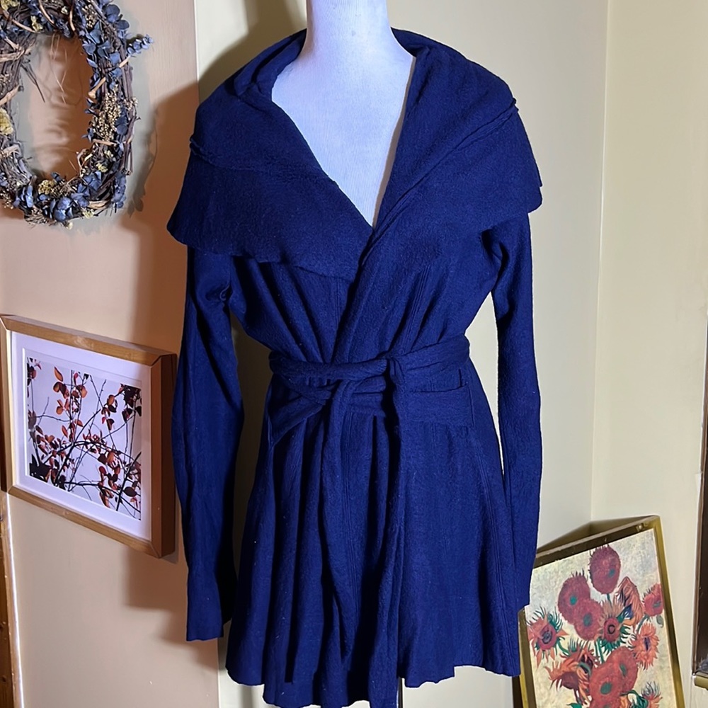 Vtg ANTHROPOLOGIE Genevieve Size LARGE LongLine Cardigan TieWaist Flair Hip Wool
